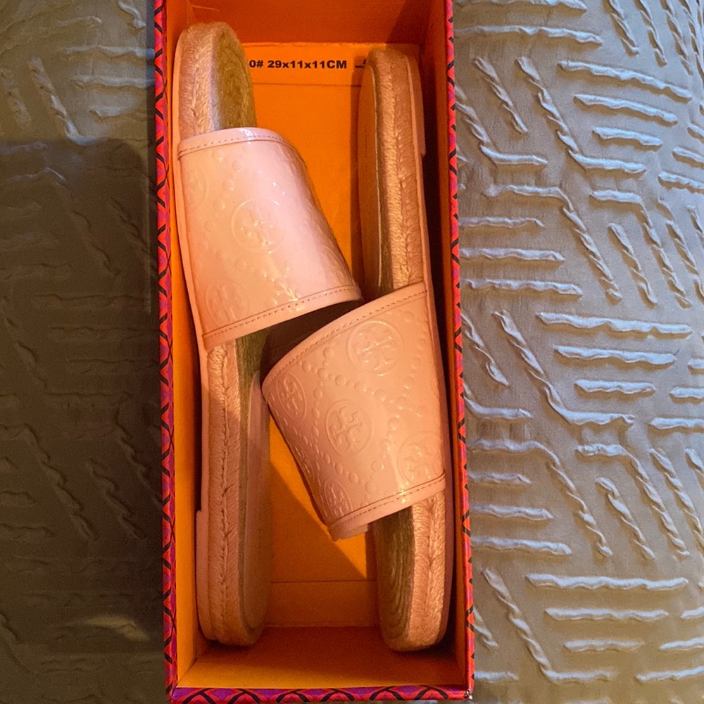 Tory Burch T monogram espadrille slide. Size 9.